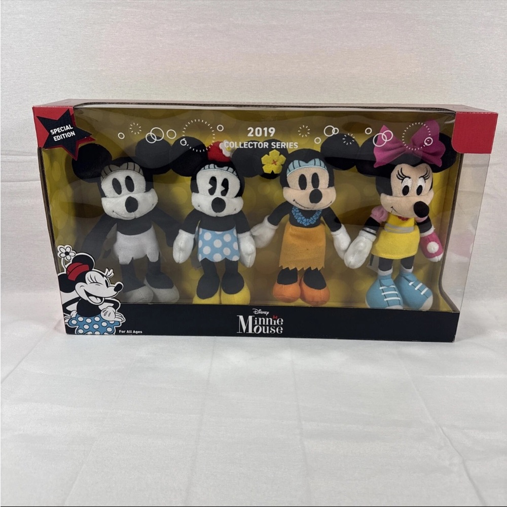 Disney Minnie Mouse Collector Series Plush Set